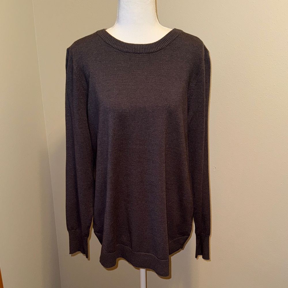 Greige Women’s Crew Neck Sweater New with Tags - Large